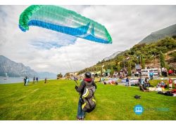 school-chalao-a-brief-history-of-paragliding.jpg