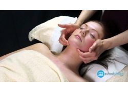 school-chalao-face-scalp-massage-aromatherapy-techniques.jpg